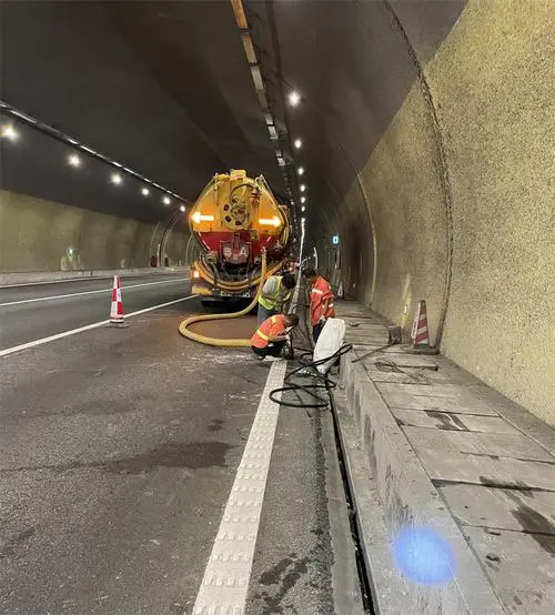 同安隧道排水渠清淤